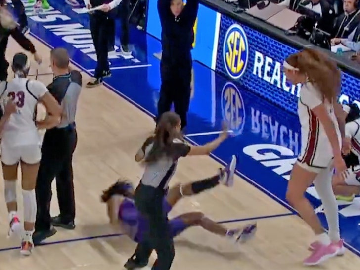 lsu vs south carolina college basketball womens fight flaujae twitter